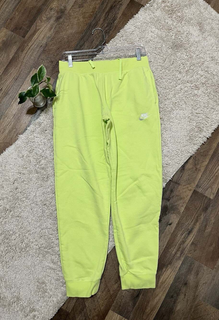 Nike Women’s Small Neon Green Drawstring Jogger Pull-On Sweatpants